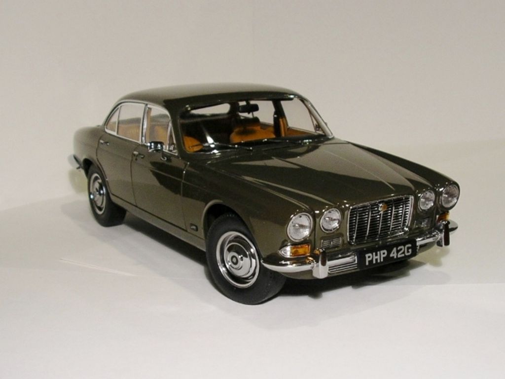 Paragon Models – Jaguar XJ6 S1 4.2 1:18 scale | NZMVC Inc